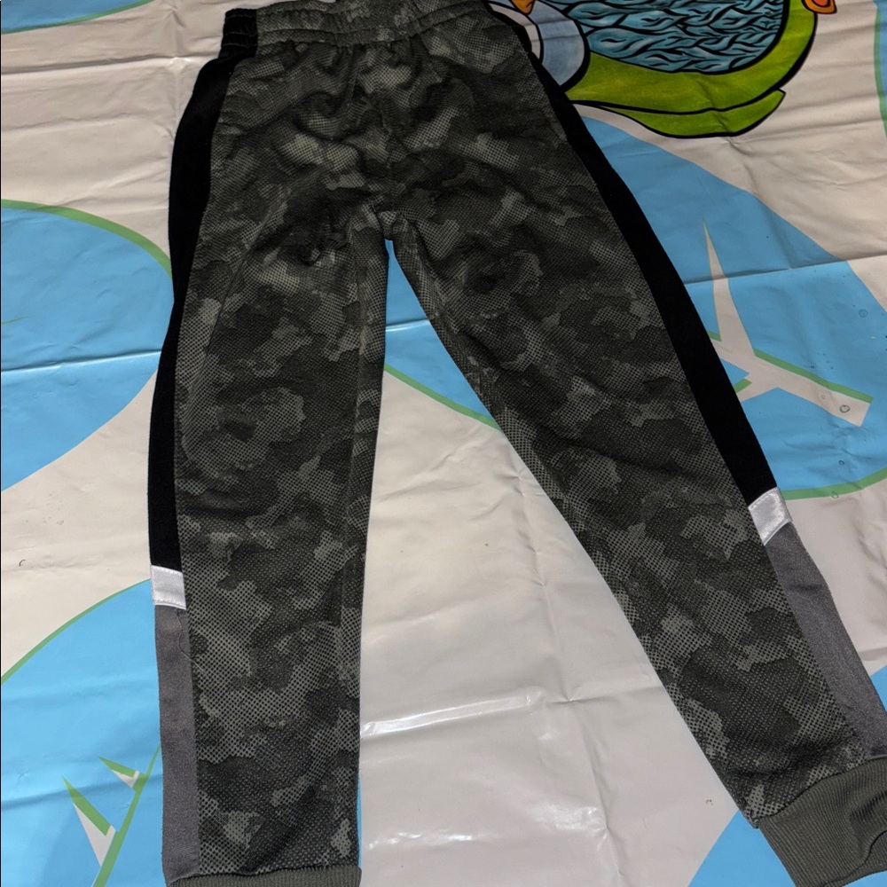 Nike Gray and Black Jogger Pants Set and two other - Picture 6 of 7
